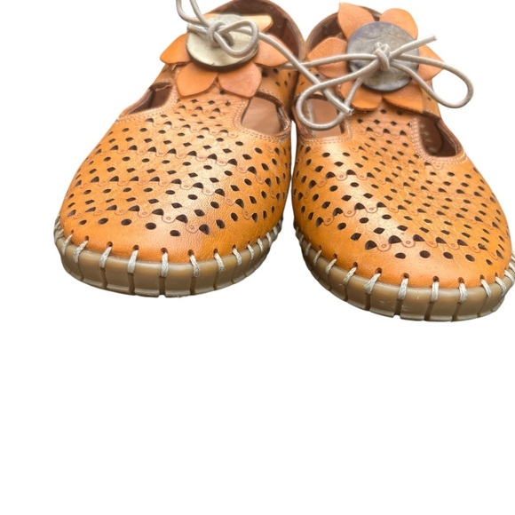 Spring Step Women's Sunflowery Slip-on Shoes Sz 8.5 Orange Perforated Leather - Picture 4 of 6